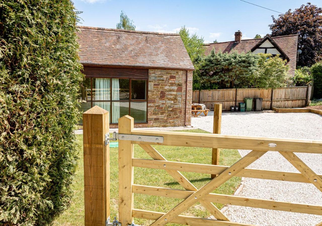 The Barn In Longhope - Luxury Barn Conversion Exterior photo